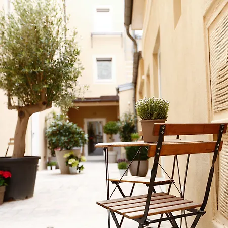 Szálloda Am Peterstor 3*