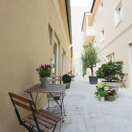 Szálloda Am Peterstor 3*