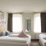 Hotel Am Peterstor 3*
